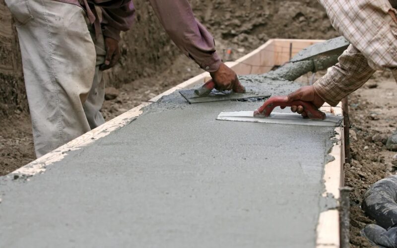 چگونه ابعاد قالب فلزی بتن بر قیمت پروژه تاثیر می‌گذارد؟