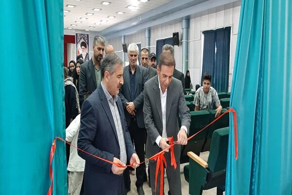 نمایشگاه هزار میدان هزار بازار در شهر هفشجان افتتاح شد